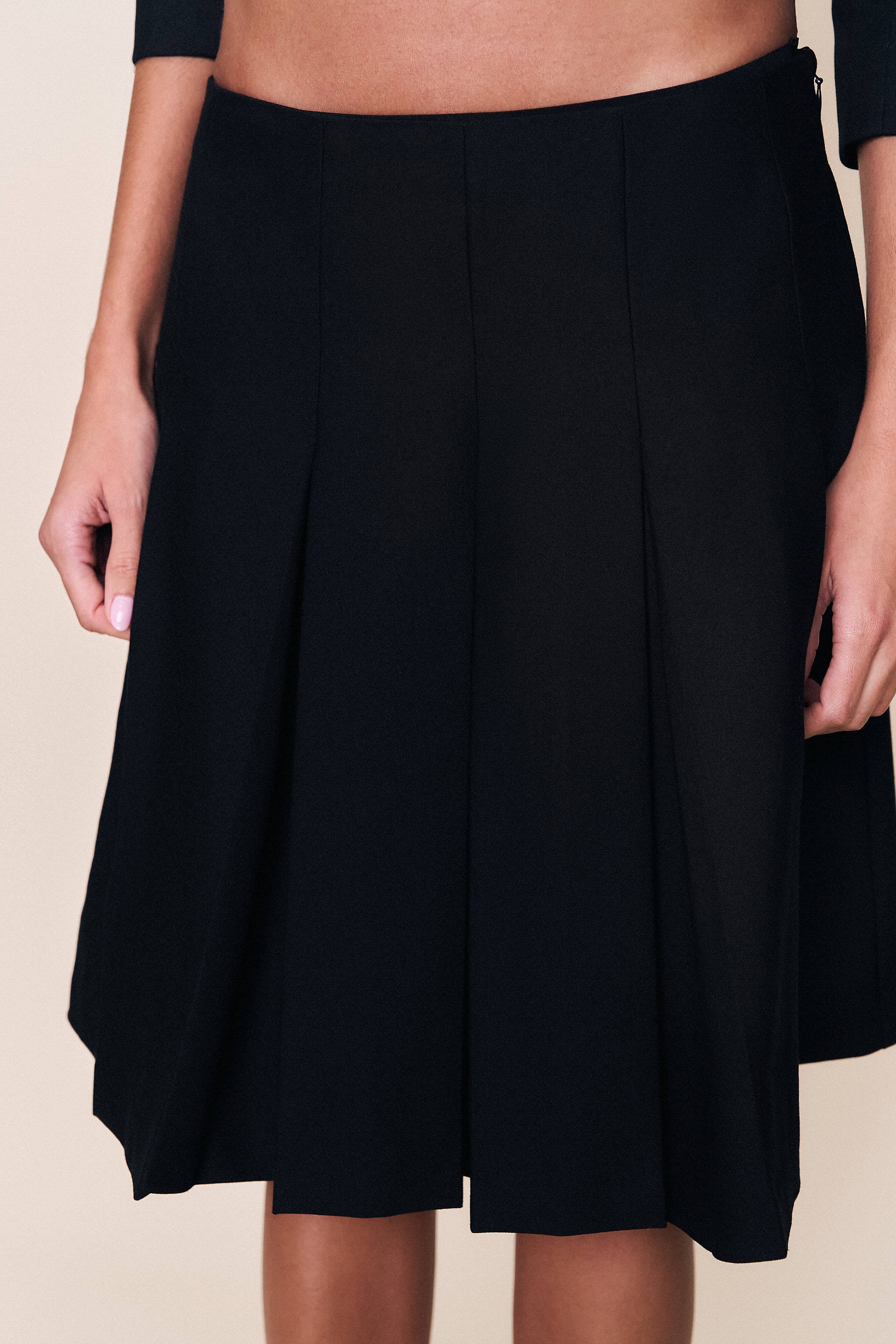 Maelie Low Rise Skirt - Image 3